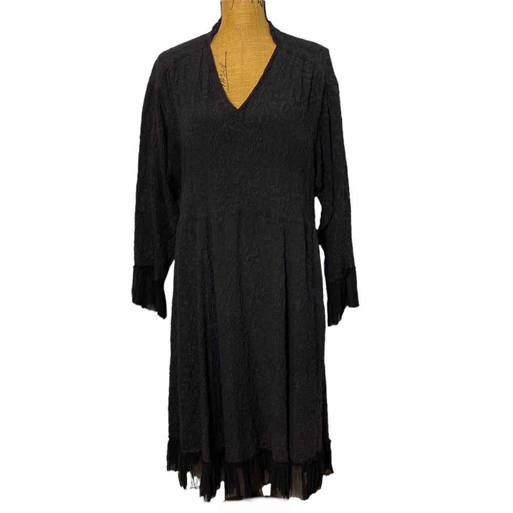 URU Washable Textured Silk Black V-neck Relaxed Midi Dress - OS